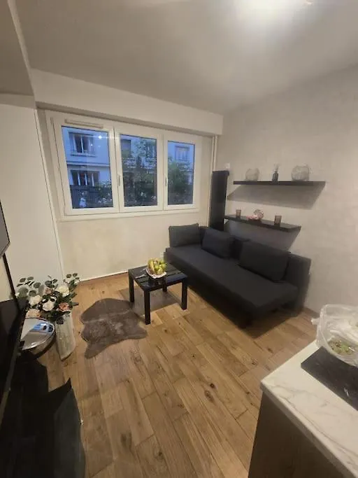 Montmorency Apartment