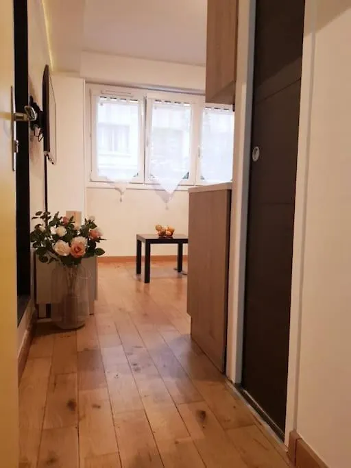Montmorency Apartament *